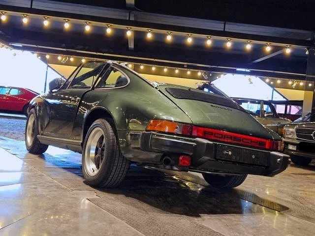 Auto's - oldtimers - exclusieve voertuigen (porsche 911 van tom waes)