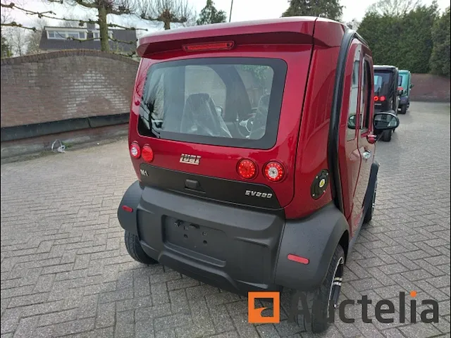 Auto's luqi ev300 - afbeelding 8 van  33