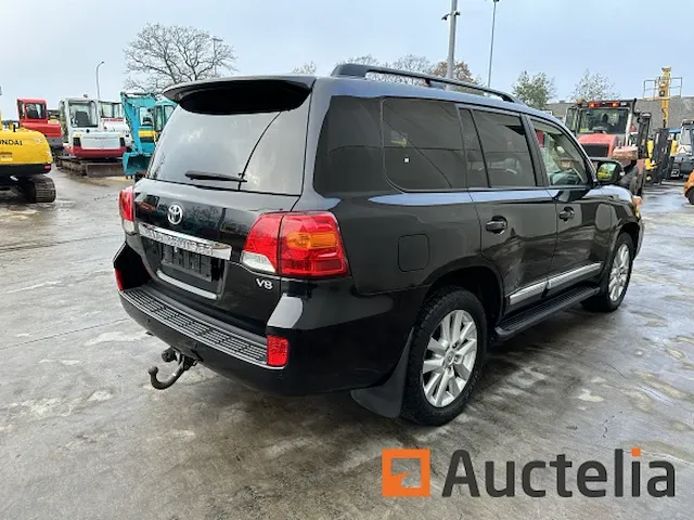 Auto's toyota landcruiser 200 - afbeelding 22 van  40