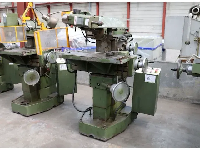 Avia fnc 25 e 3 universal milling machine - afbeelding 1 van  9