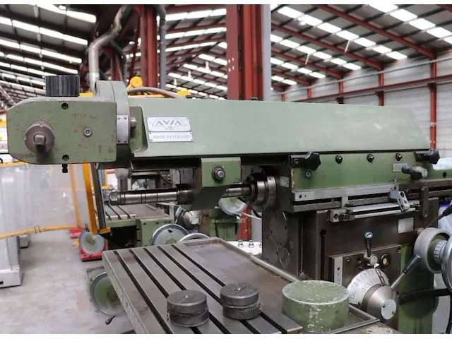 Avia fnc 25 e 3 universal milling machine - afbeelding 6 van  9