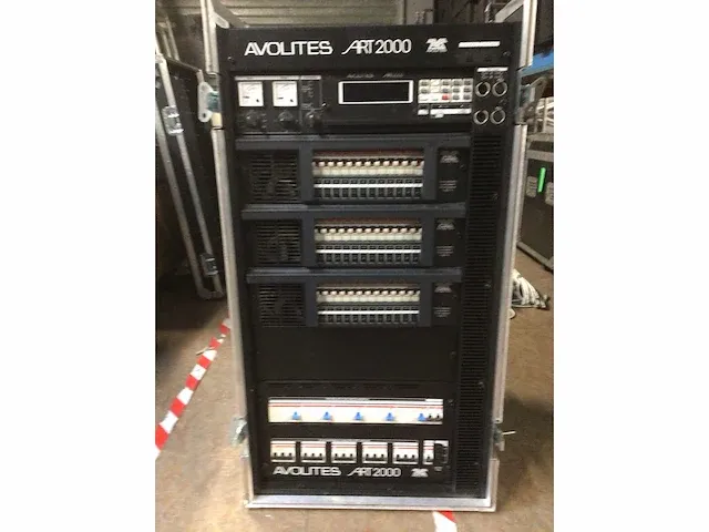 Avoliet art2000 - dimmer 36 kanaals x 16a 2,3kw - - afbeelding 1 van  6
