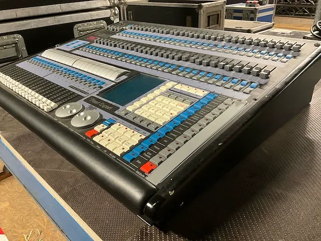 Avolites pearl expert lichtmengtafel - afbeelding 2 van  7
