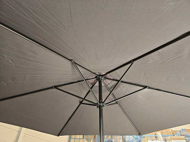 Azur alu parasol dia 300cm kleur grijs met zwengel - afbeelding 1 van  2