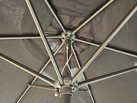 Azur alu parasol dia 300cm kleur zwart met zwengel - afbeelding 2 van  3