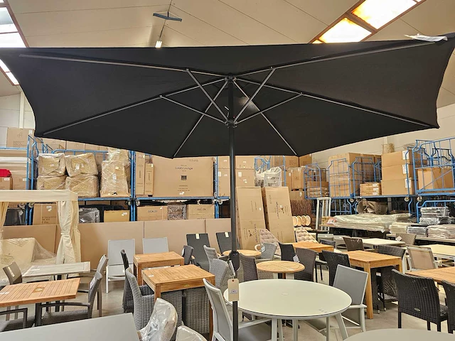 Azur alu parasol dia 300cm kleur zwart met zwengel - afbeelding 1 van  4