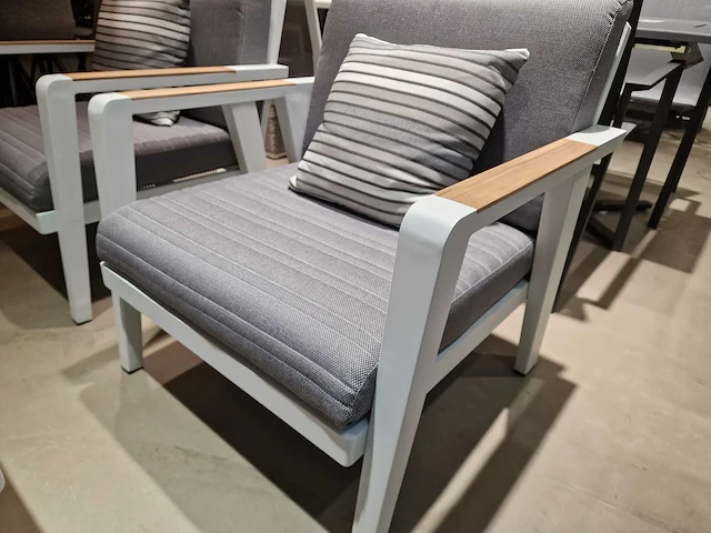 Azur guadeloupe alu lounge sofa set wit met teak armleuning - afbeelding 4 van  5
