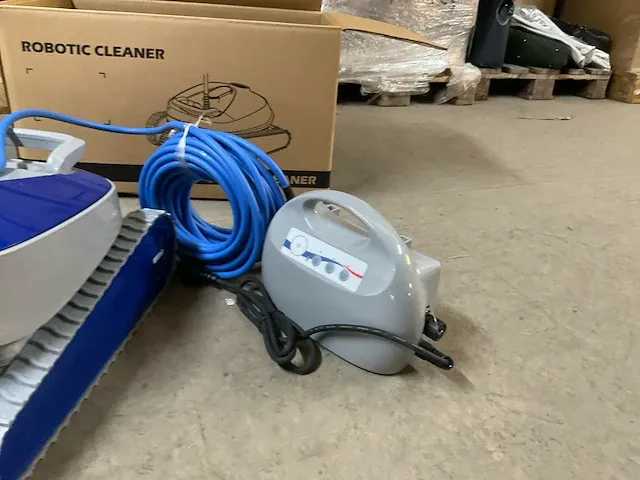 Azuro shark pro 7 zwembad robot - afbeelding 6 van  11