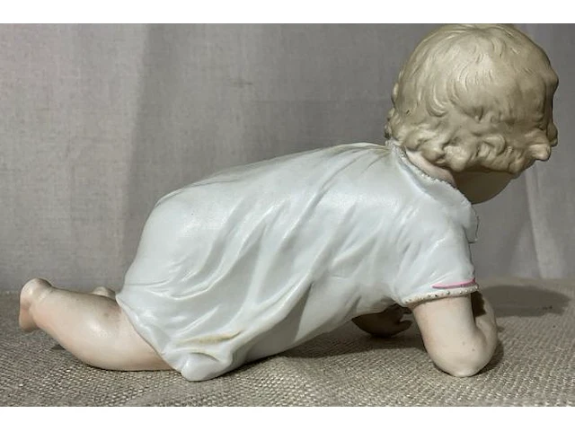 Baby beeldje in europese biscuit - afbeelding 3 van  6