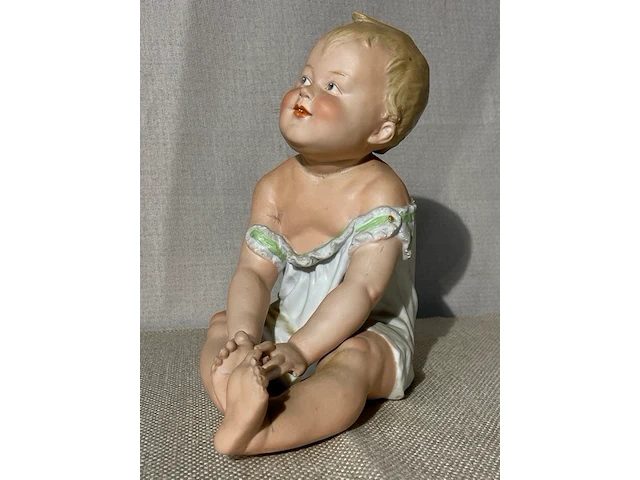 Baby beeldje in europese biscuit - afbeelding 1 van  6