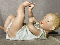 Baby beeldje in europese biscuit - afbeelding 1 van  7