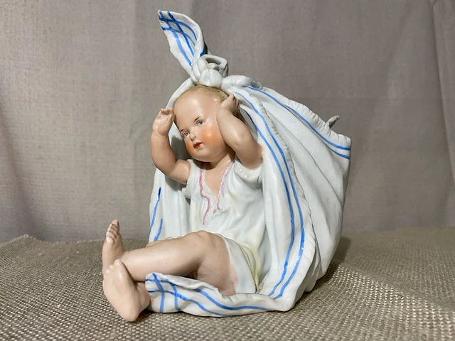 Baby beeldje in europese biscuit - afbeelding 1 van  5