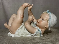 Baby beeldje in europese biscuit - afbeelding 1 van  3