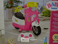 Baby born vespa op afstandbediening - afbeelding 2 van  4