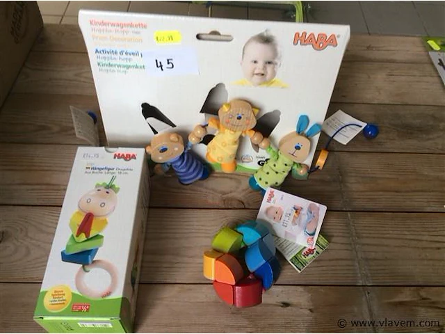 Baby items - afbeelding 1 van  2