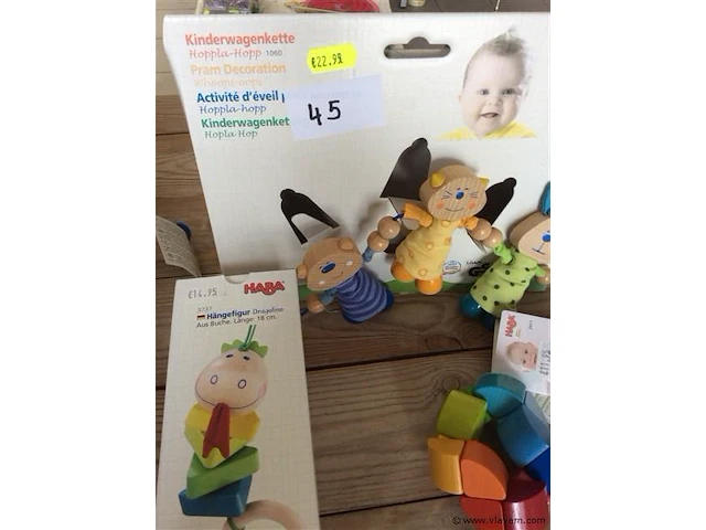 Baby items - afbeelding 2 van  2