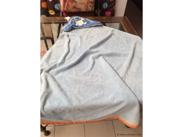 Badhanddoek met kap - afbeelding 1 van  3