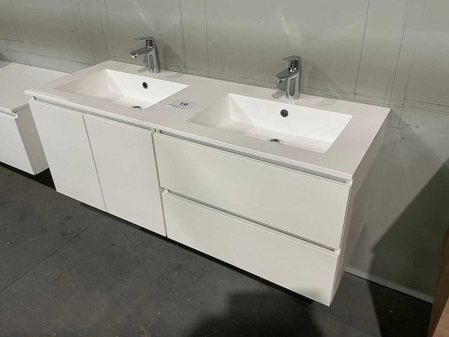 Badkamermeubel - afbeelding 3 van  9