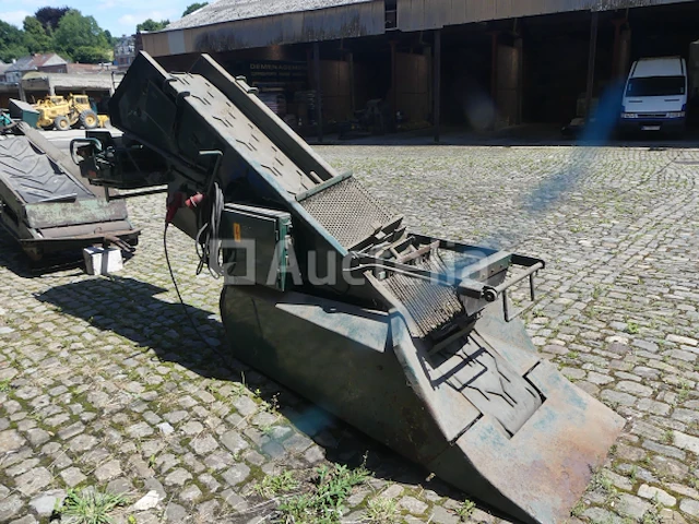 Bagger - afbeelding 1 van  16