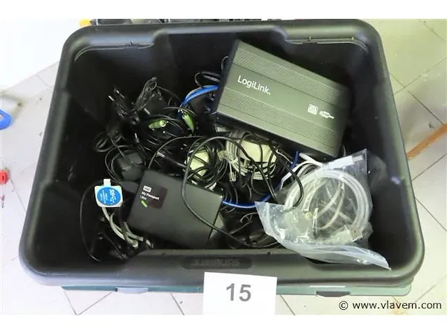 Bak adoptors, harde schijven, kabel enz - afbeelding 1 van  3