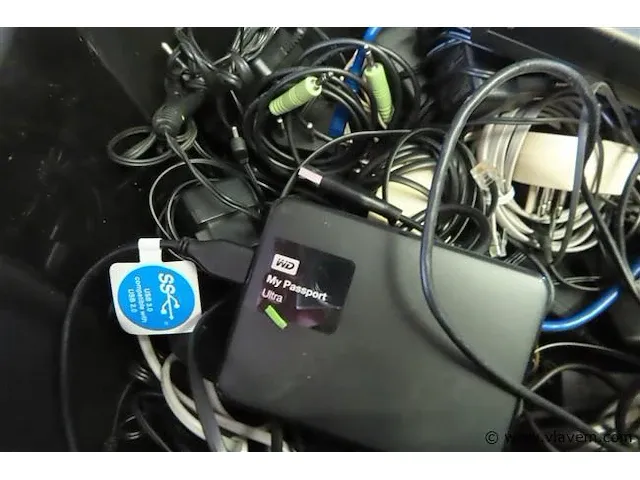 Bak adoptors, harde schijven, kabel enz - afbeelding 2 van  3