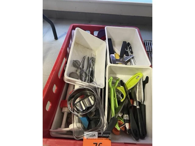 Bak divers keuken materiaal - afbeelding 1 van  3