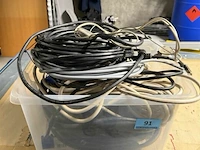 Bak met aansluitkabels - afbeelding 1 van  3