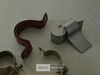 Bak met div buizen en klemmen - afbeelding 3 van  3