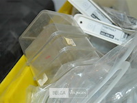 Bak met div schroeven - afbeelding 4 van  4