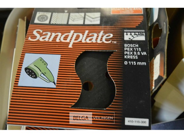 Bak met div schuurschijven - afbeelding 2 van  3