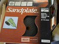 Bak met div schuurschijven - afbeelding 2 van  3