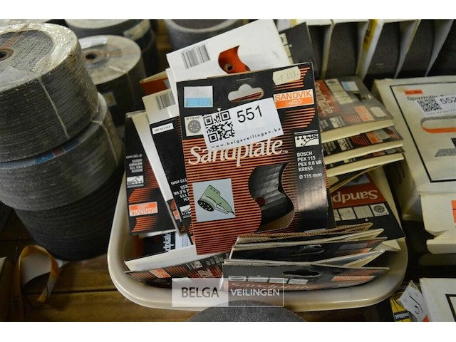 Bak met div schuurschijven - afbeelding 1 van  2