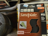 Bak met div schuurschijven - afbeelding 2 van  2