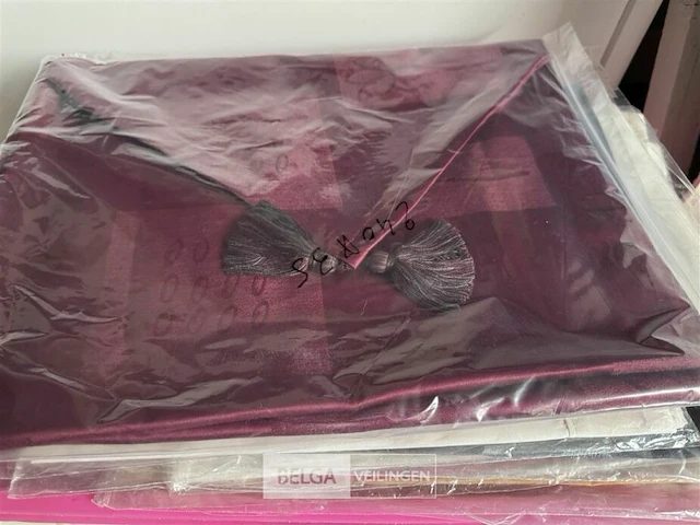 Bak met div tafellakens (±40 st) - afbeelding 7 van  7