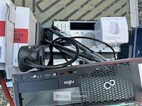 Bak met divers elektro materiaal - afbeelding 3 van  3