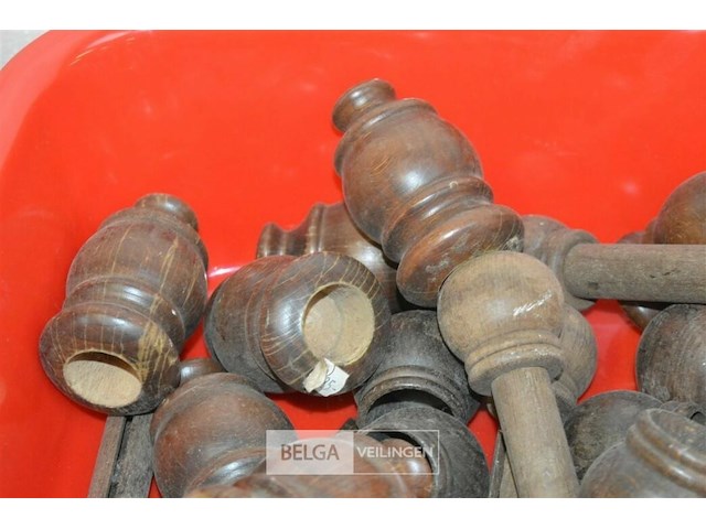 Bak met eindstukken voor gordijnroedes - afbeelding 2 van  4