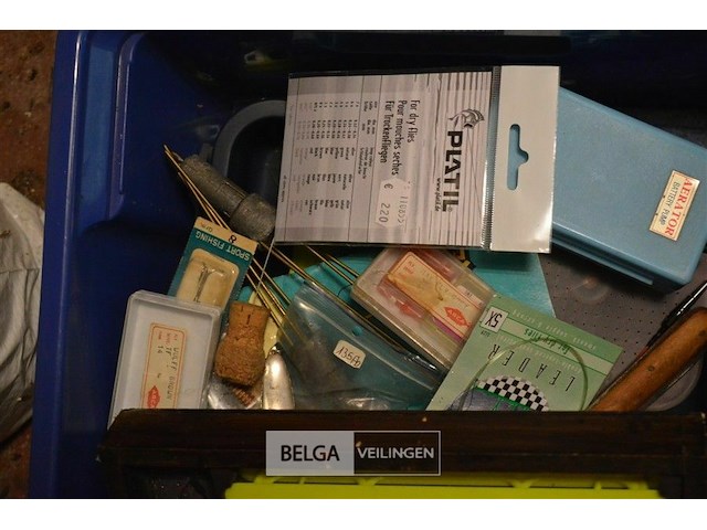 Bak met inhoud div visgerief - afbeelding 3 van  4