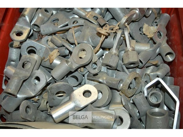 Bak met kabelschoenen - afbeelding 3 van  3