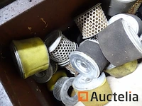 Bak met kartaccessoires (43 uitlaatpijpen, 127 luchtfilters) - afbeelding 7 van  8