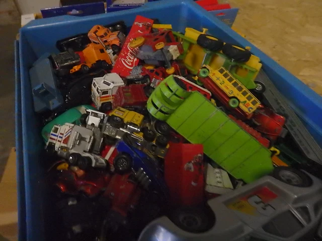 Bak met matchbox - afbeelding 4 van  4