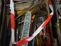 Bak met materiaal - afbeelding 1 van  1