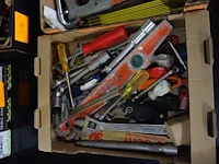 Bak met materiaal - afbeelding 1 van  1