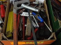Bak met materiaal - afbeelding 1 van  1