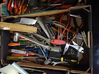 Bak met materiaal - afbeelding 1 van  1