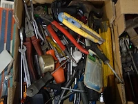 Bak met materiaal - afbeelding 1 van  1