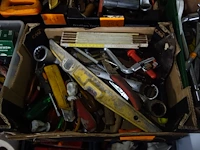 Bak met materiaal - afbeelding 1 van  1