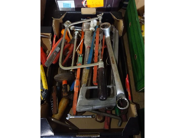 Bak met materiaal - afbeelding 1 van  1