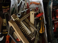 Bak met materiaal - afbeelding 1 van  1