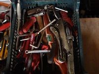 Bak met materiaal - afbeelding 1 van  1