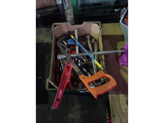 Bak met materiaal - afbeelding 1 van  1